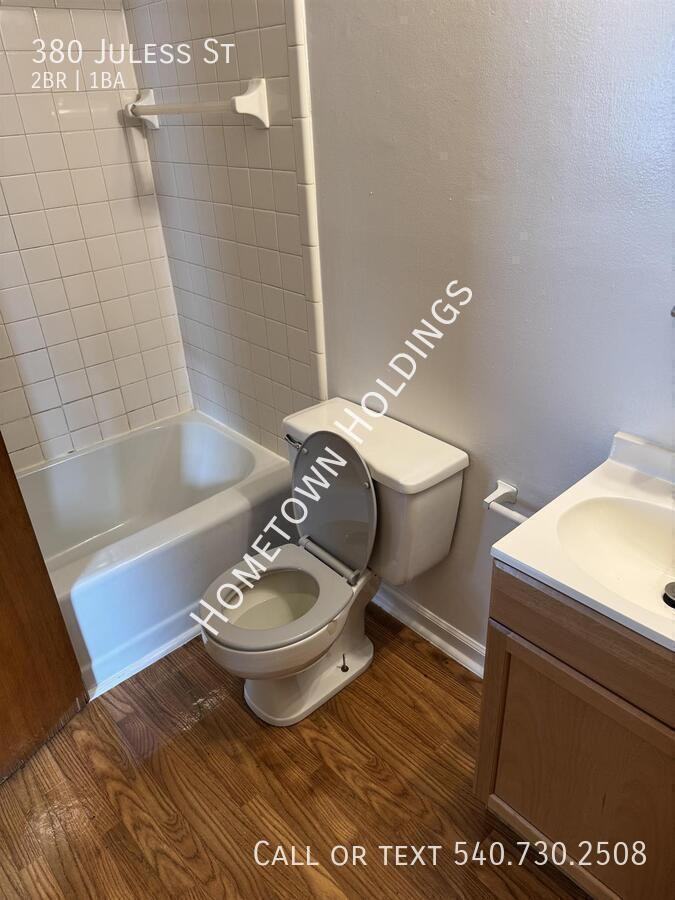 380 Juless St - Photo 6 of 7