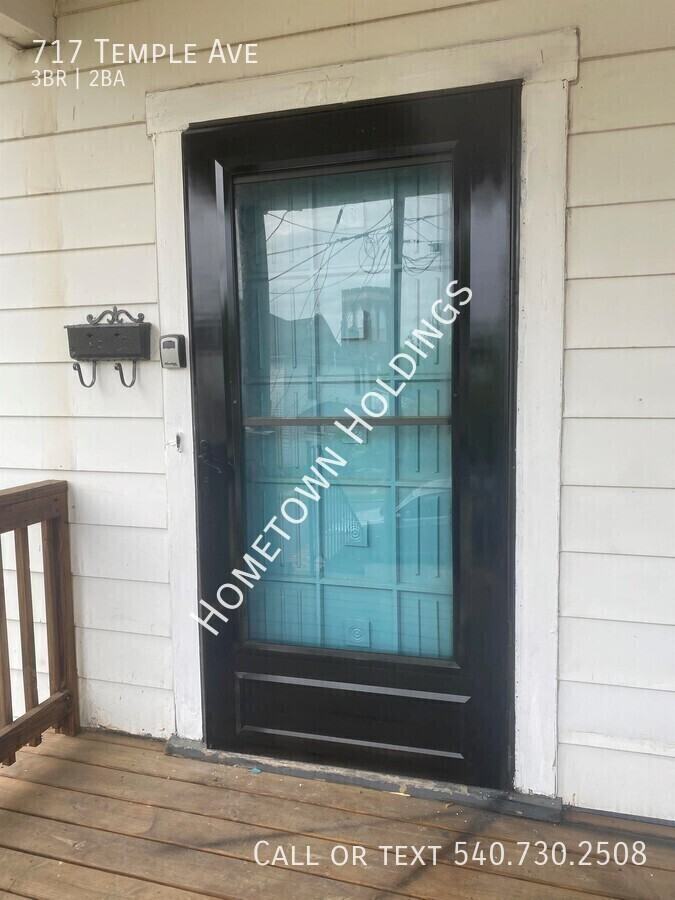 717 Temple Ave - Photo 2 of 10