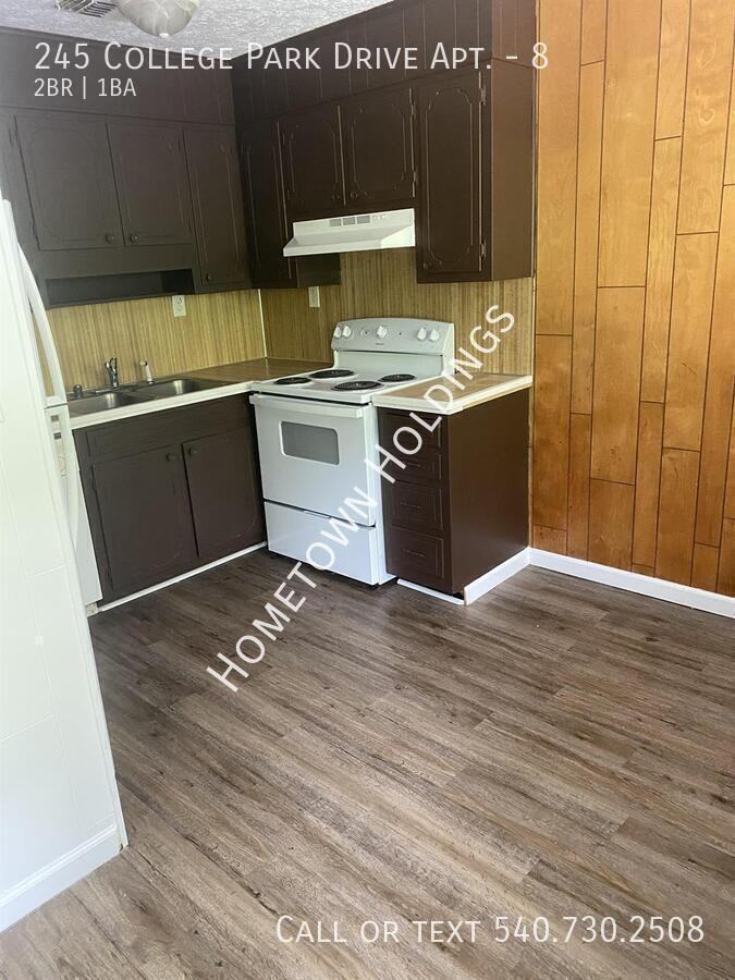 245 College Park Dr #8 - Photo 4 of 7