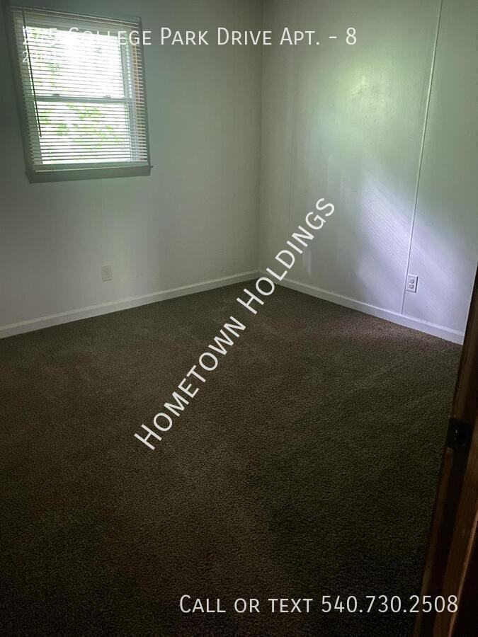 245 College Park Dr #8 - Photo 7 of 7