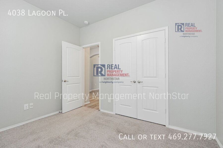 4038 Lagoon Pl - Photo 4 of 38