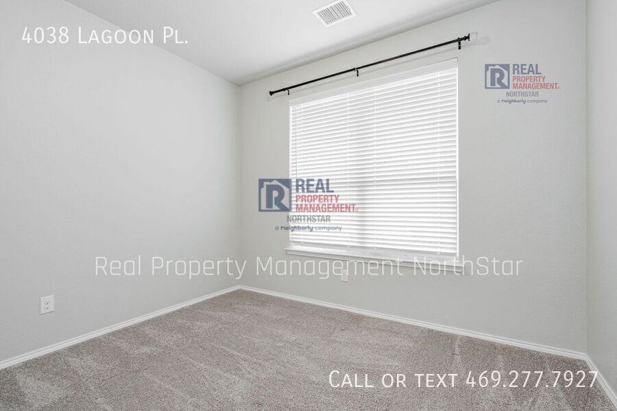 4038 Lagoon Pl - Photo 5 of 38