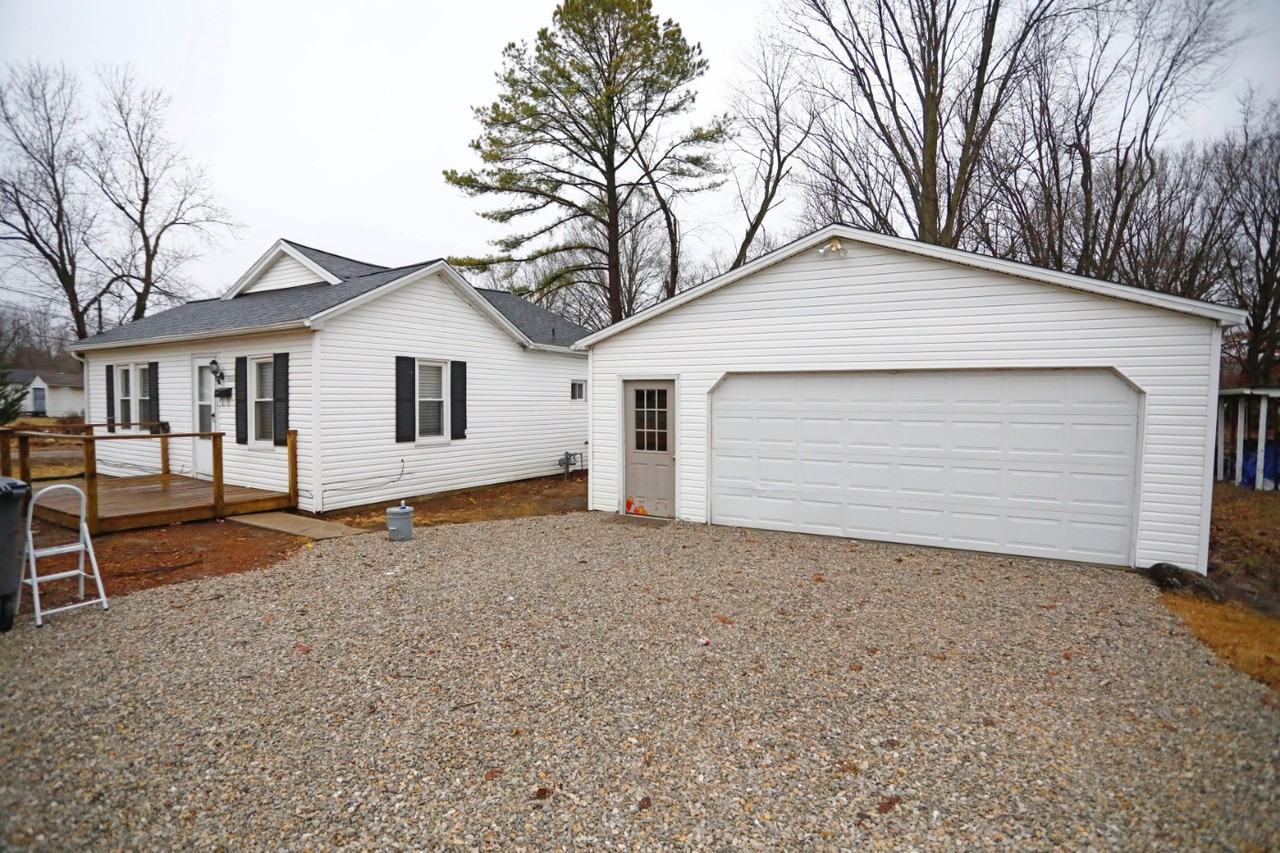 3000 Rheinhardt Ave - Photo 4 of 22