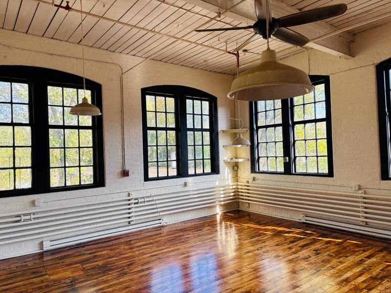 595 Mineral Spring Ave #14 - Photo 2 of 10