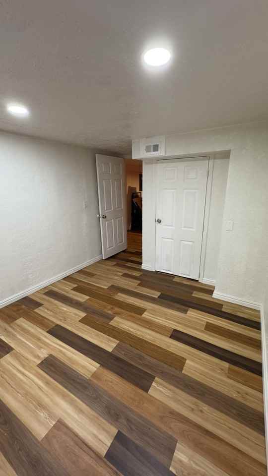 726 E Logan Ave #726B - Photo 2 of 13