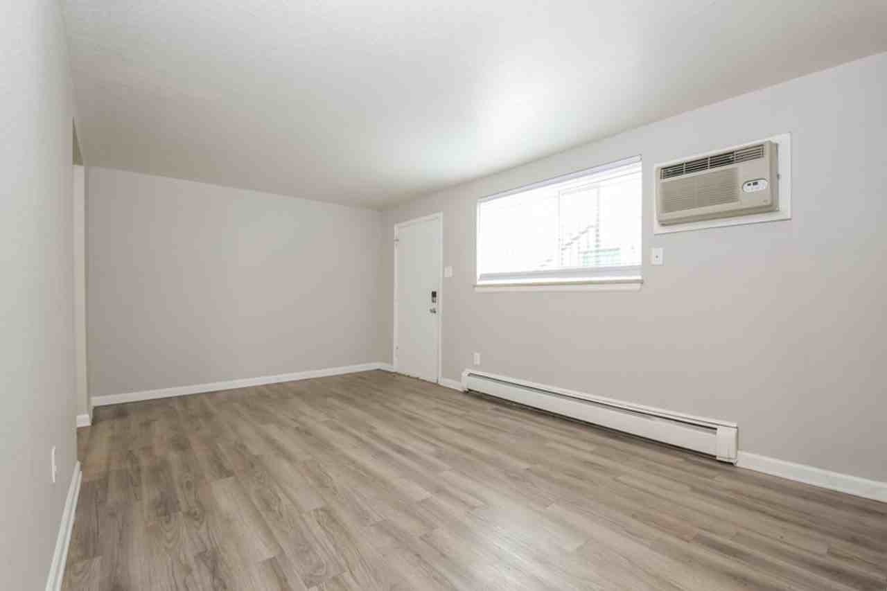 1033 Ammons St #1033 - Photo 4 of 19