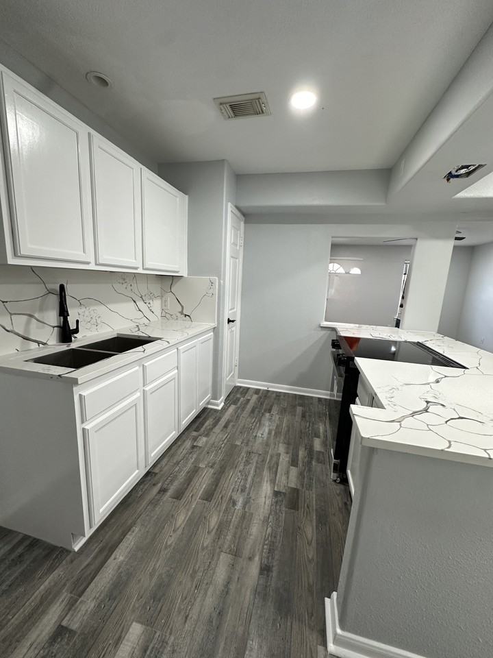 6434 Tadlock Ln #A - Photo 4 of 6