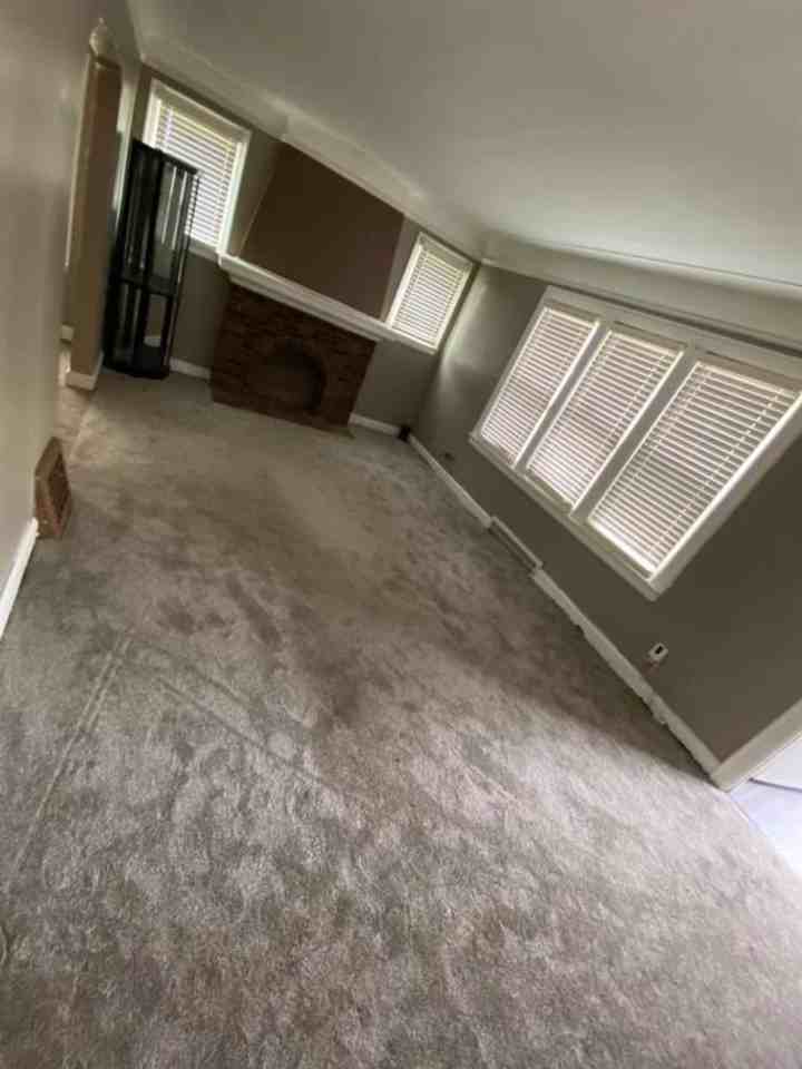 9209 Pinehurst St - Photo 3 of 12