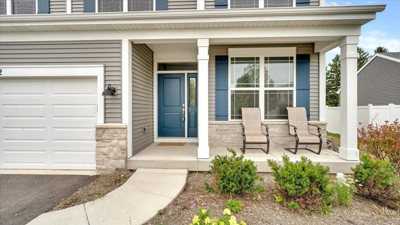 11632 Amberwood Dr - Photo 2 of 20