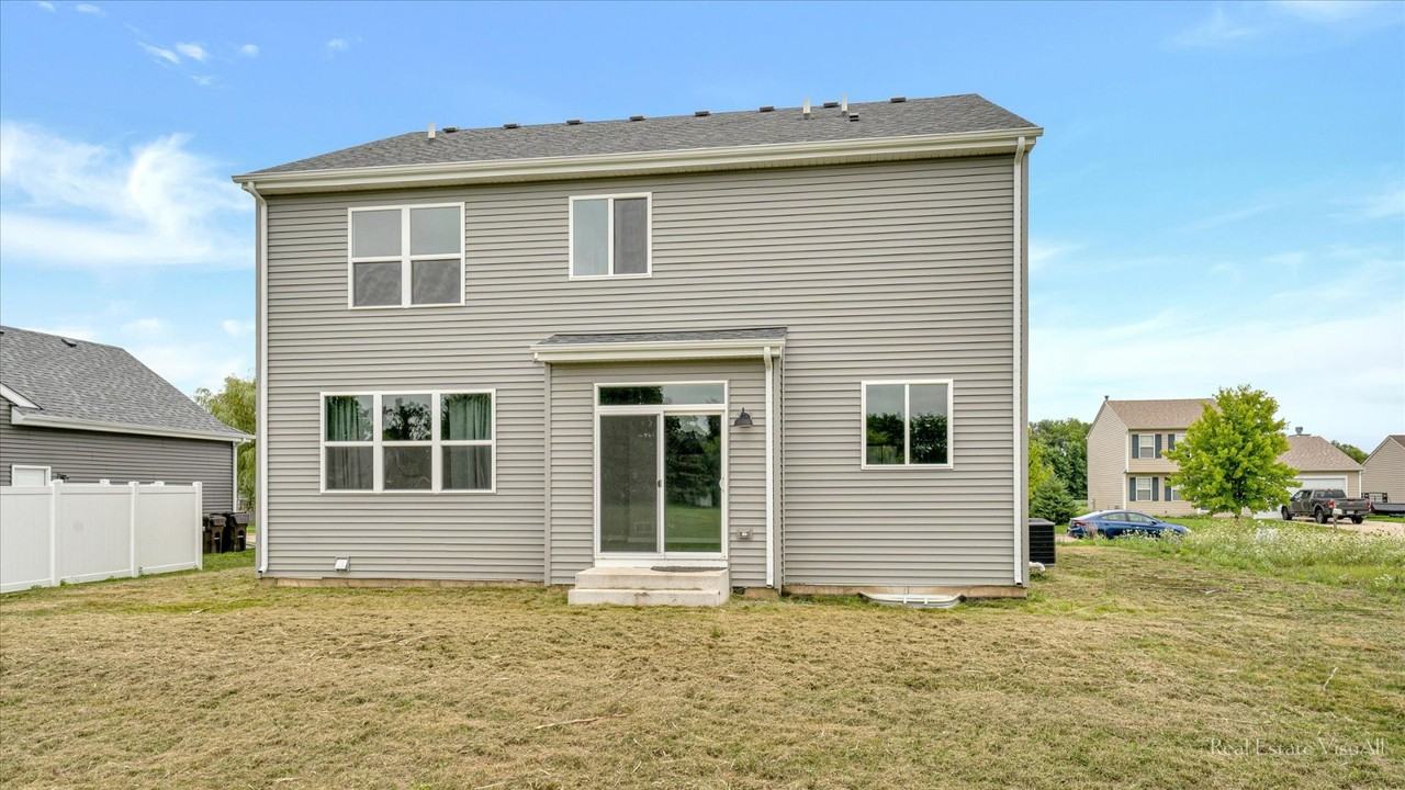 11632 Amberwood Dr - Photo 3 of 20