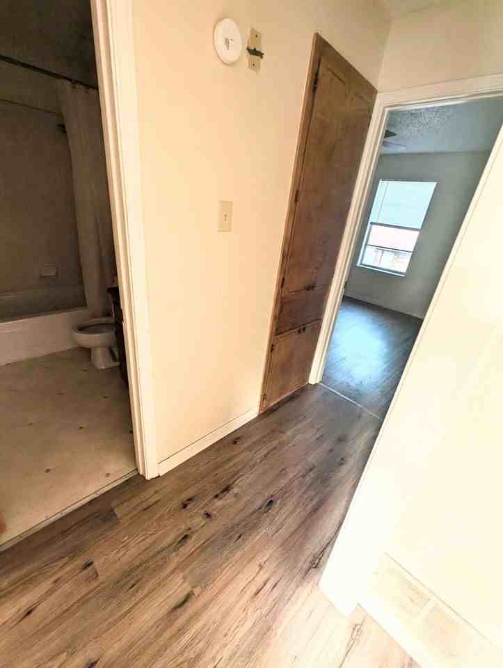 401 N 4th St #E - Photo 7 of 7