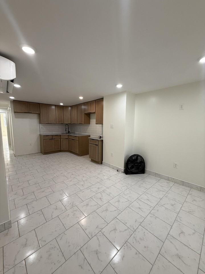 1110 S 54Th #BS - Photo 3 of 15