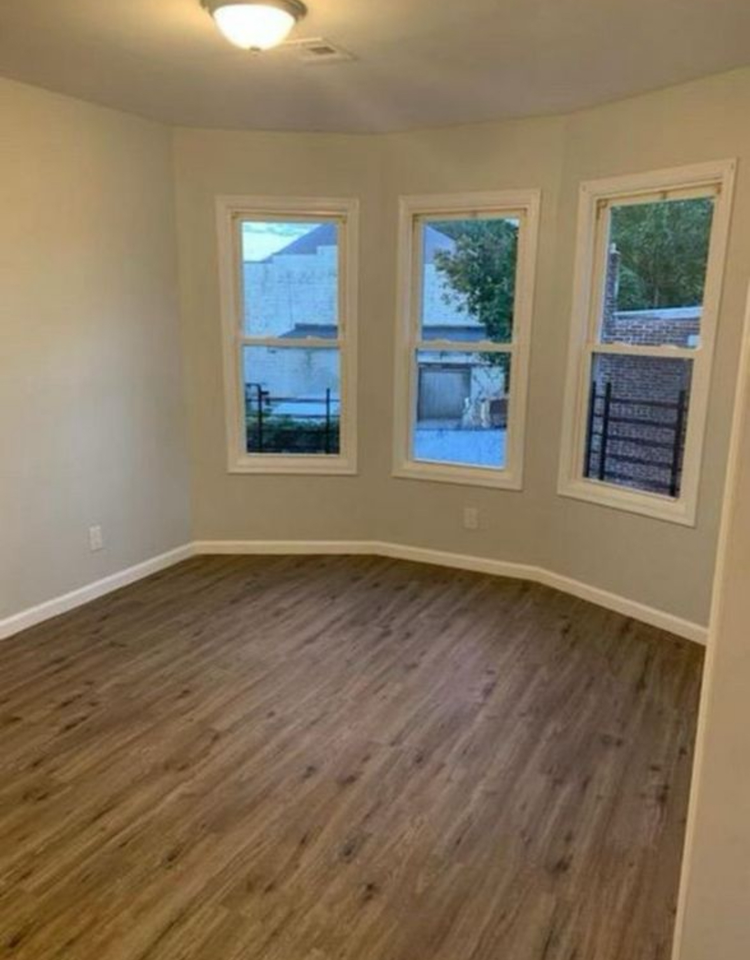 138 Smith St #2 - Photo 3 of 7