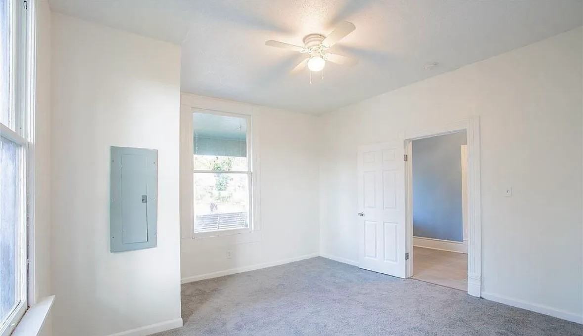 222 49th St N - Photo 5 of 17