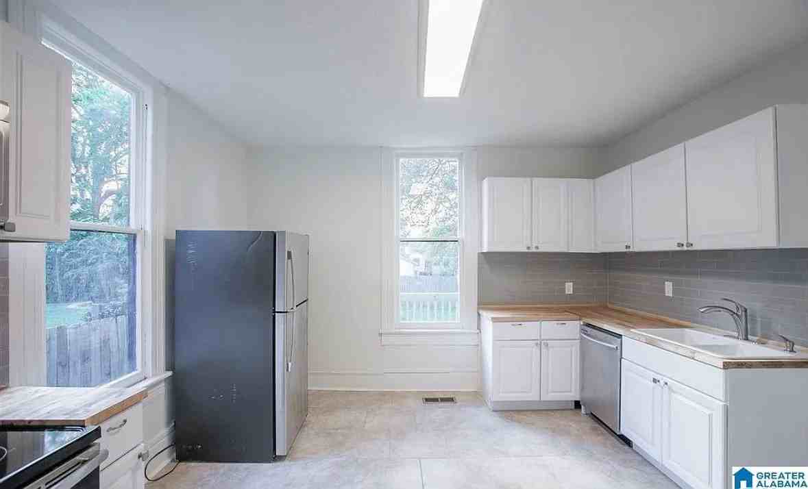 222 49th St N - Photo 7 of 17