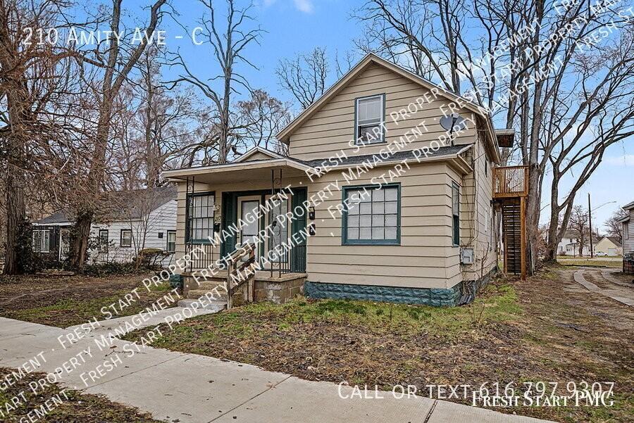 210 Amity Ave #C - Photo 2 of 15