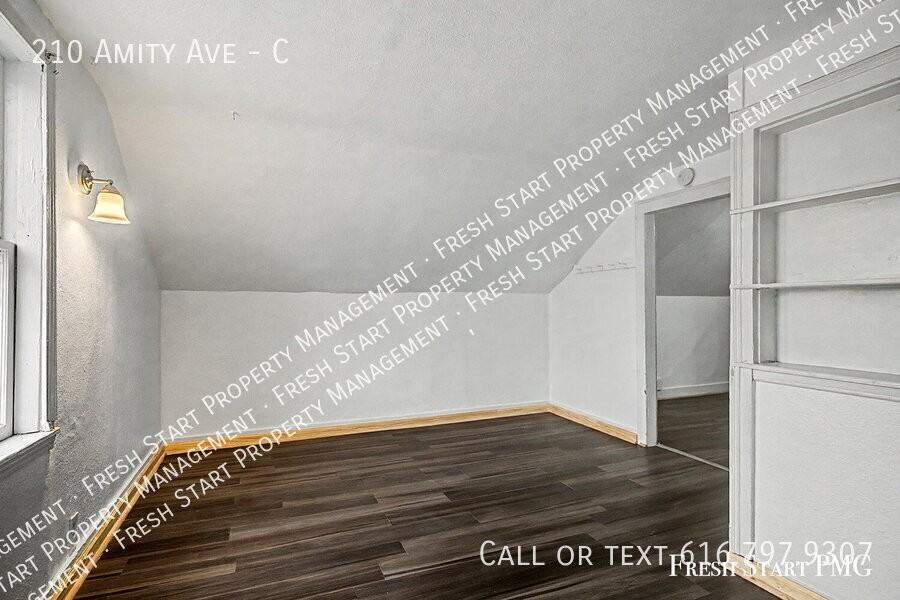 210 Amity Ave #C - Photo 7 of 15