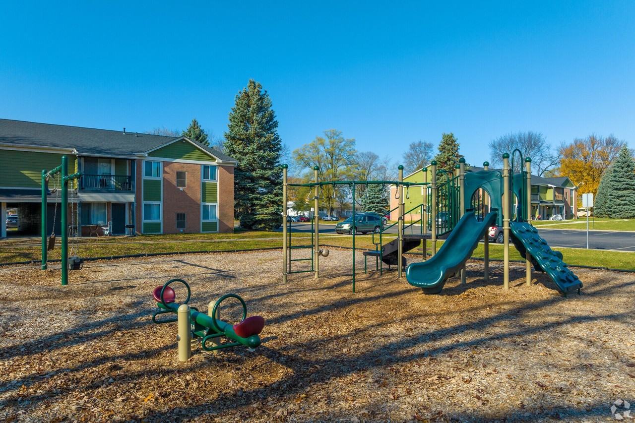 1326 Holmes Rd - Photo 2 of 13