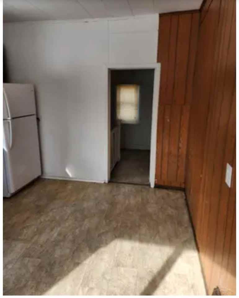 441 S 11th St - Photo 2 of 7