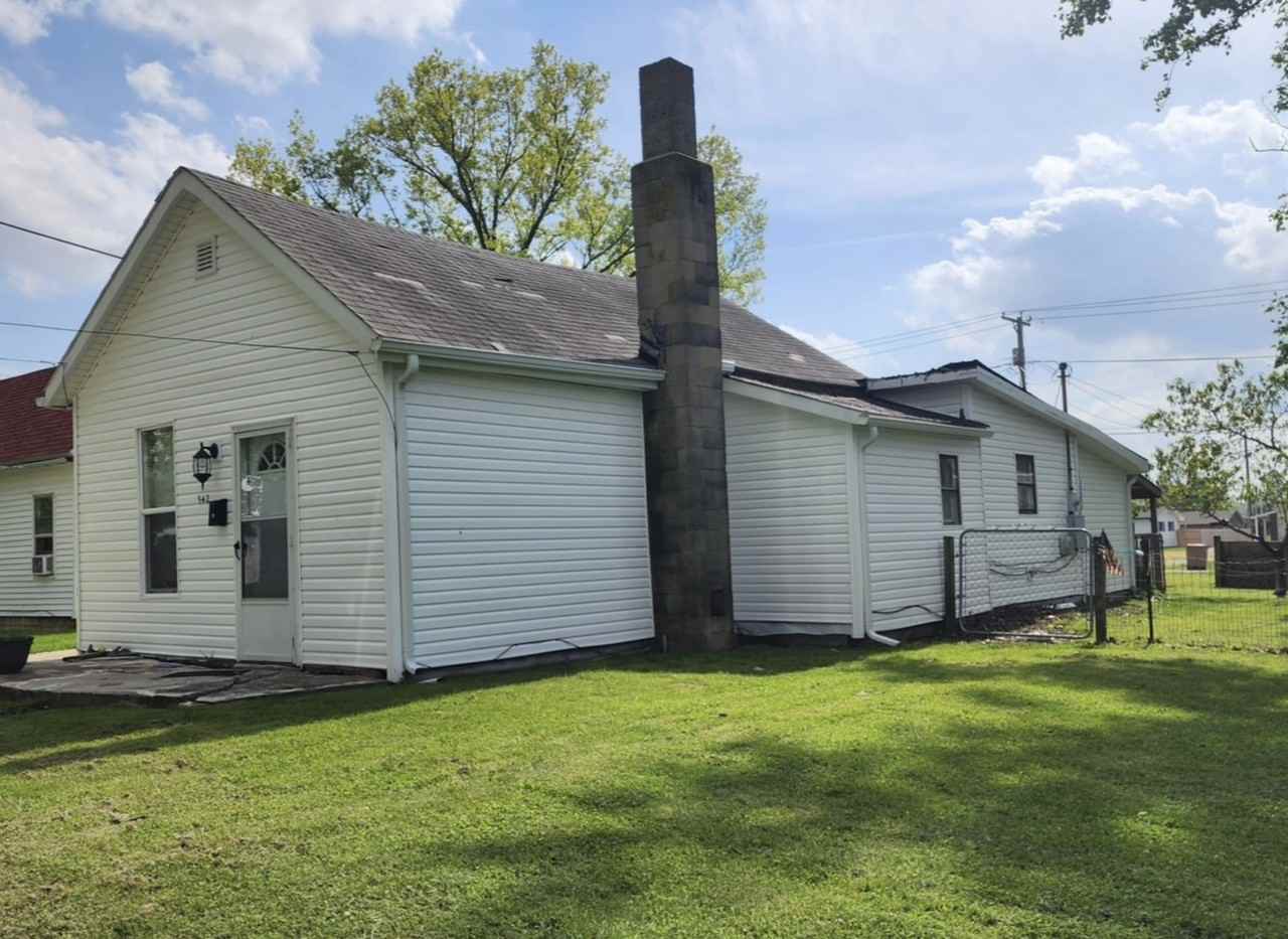 542 S Wall St - Photo 3 of 20