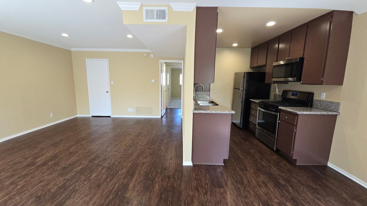 338 S Arroyo Dr #I - Photo 4 of 12