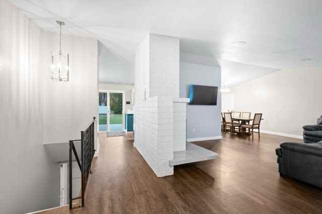 2719 S Cheryl Ct - Photo 3 of 13