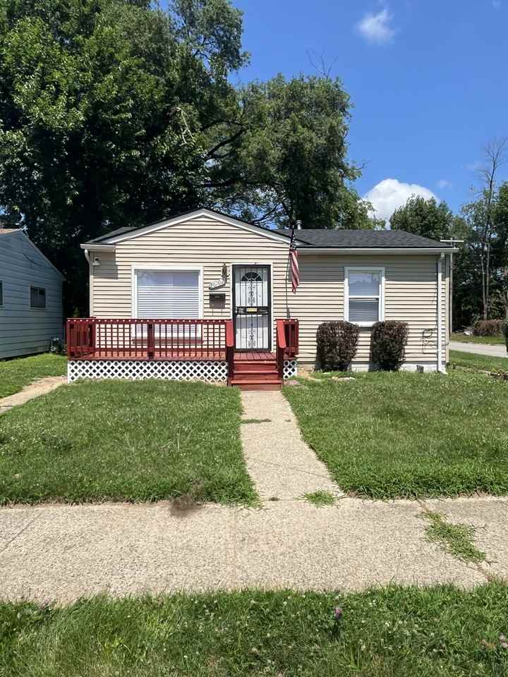 26102 Stanford St - Photo 2 of 10