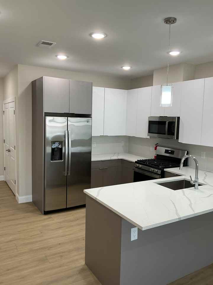 26 Elm St #8 - Photo 3 of 3