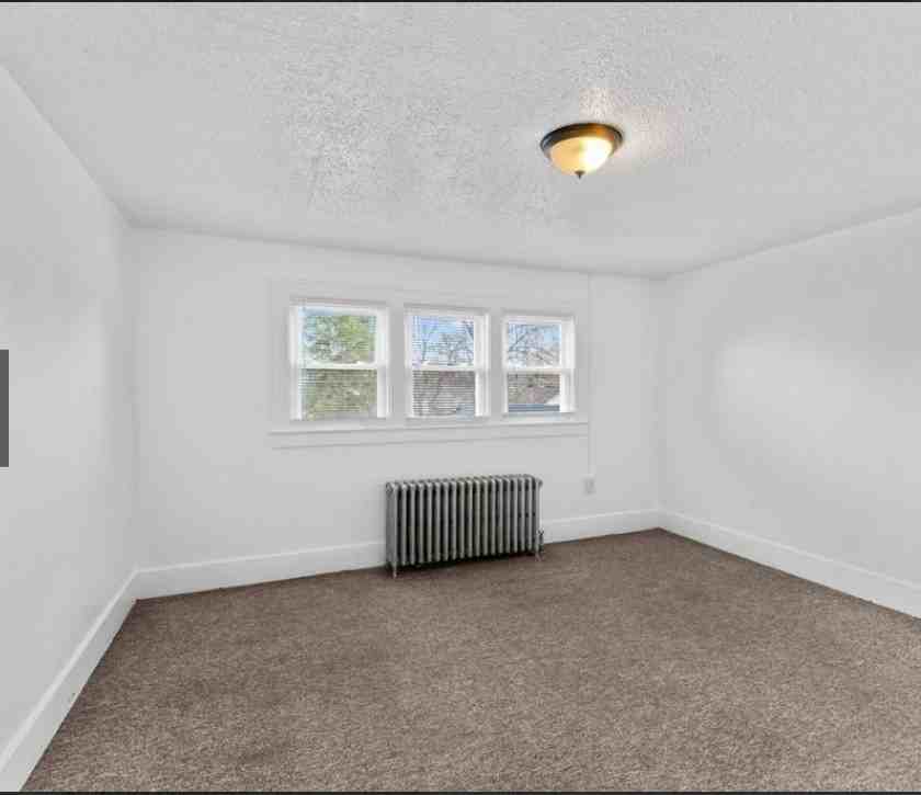 829 Clinton St - Photo 7 of 8