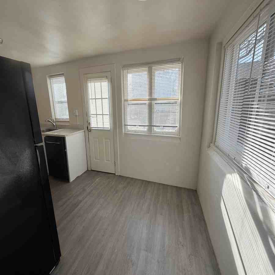 1713 Aspen St - Photo 5 of 19