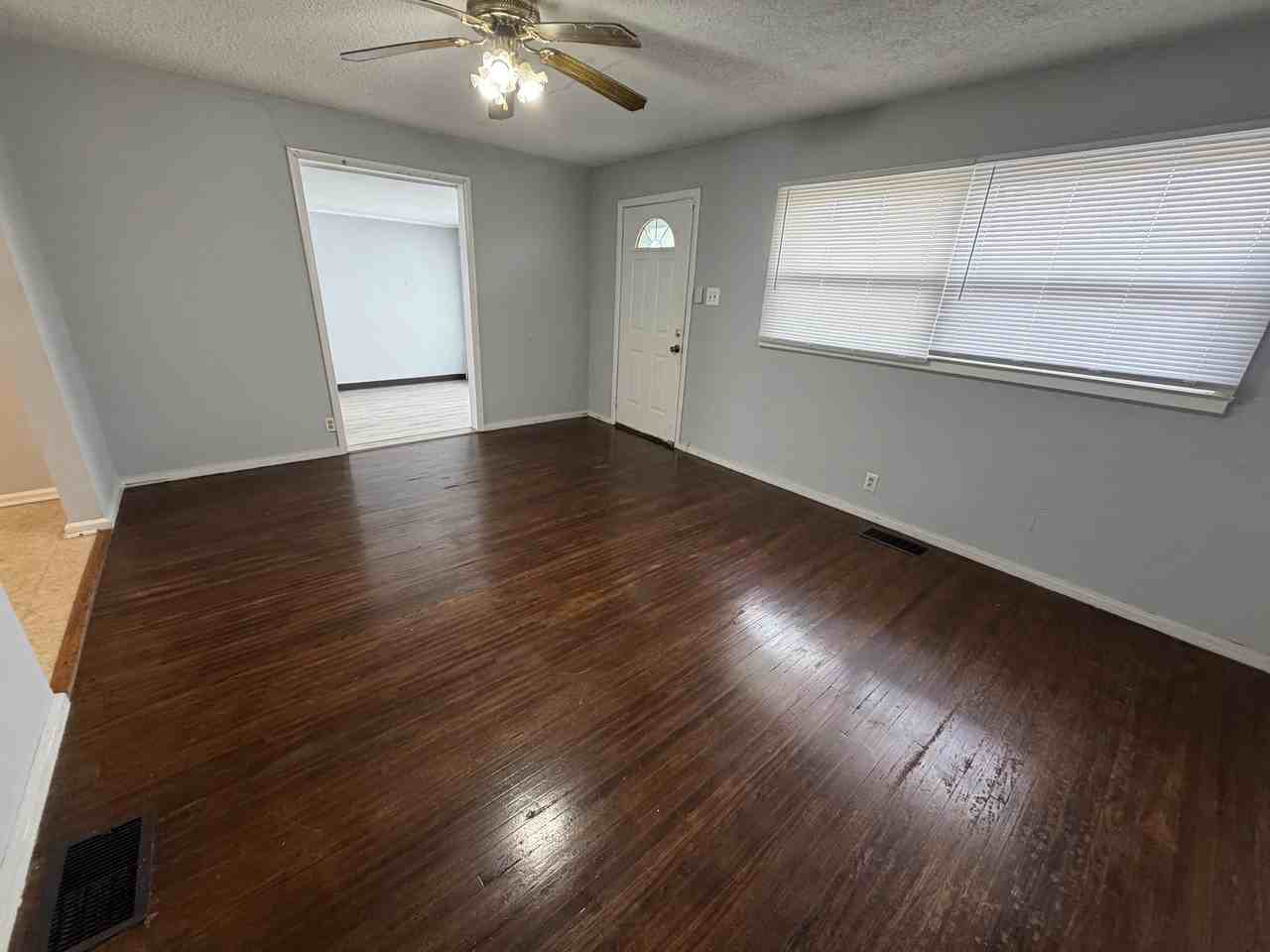 1405 Sherman St - Photo 7 of 15