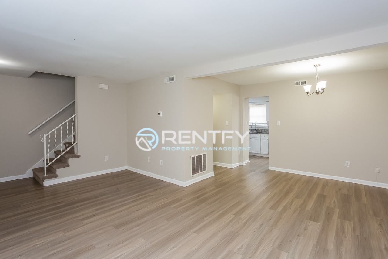 11045 Hunter Trail Ln #0 - Photo 6 of 17