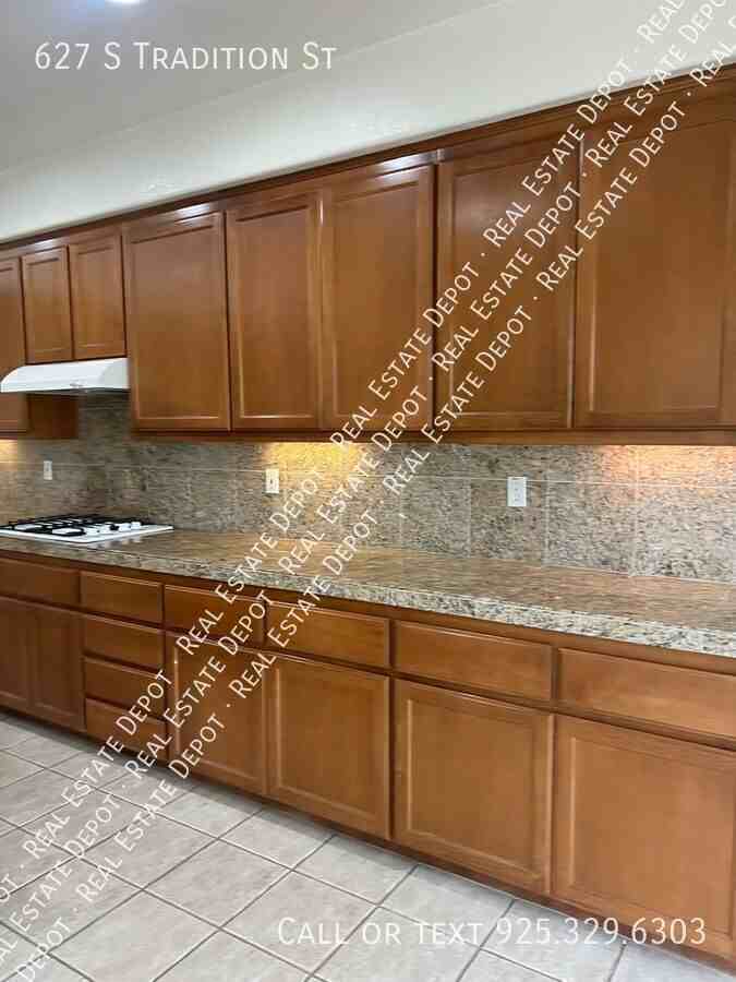 627 S Tradition St - Photo 2 of 16