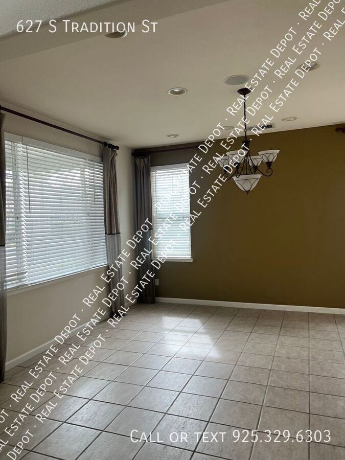 627 S Tradition St - Photo 6 of 16