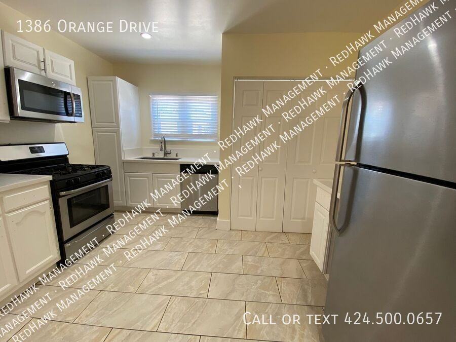 1386 S Orange Dr - Photo 4 of 10