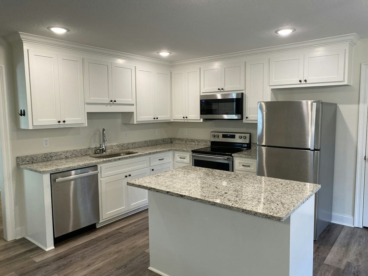 205 E 6th Ave - Photo 2 of 9