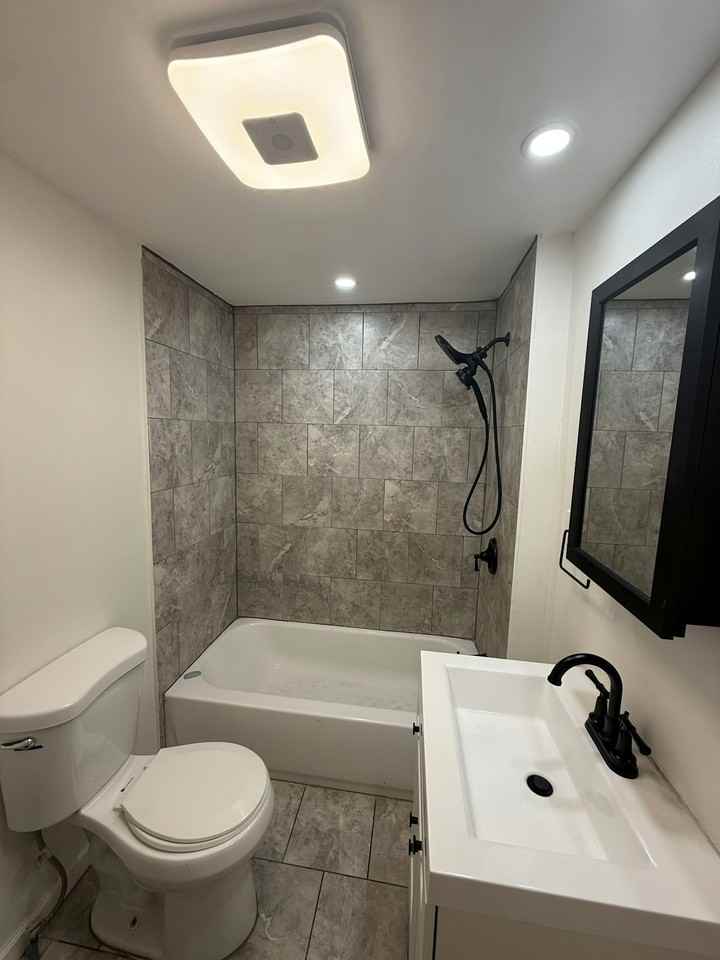 105 Rosa Parks Boulevard, Unit 2 - Photo 3 of 8