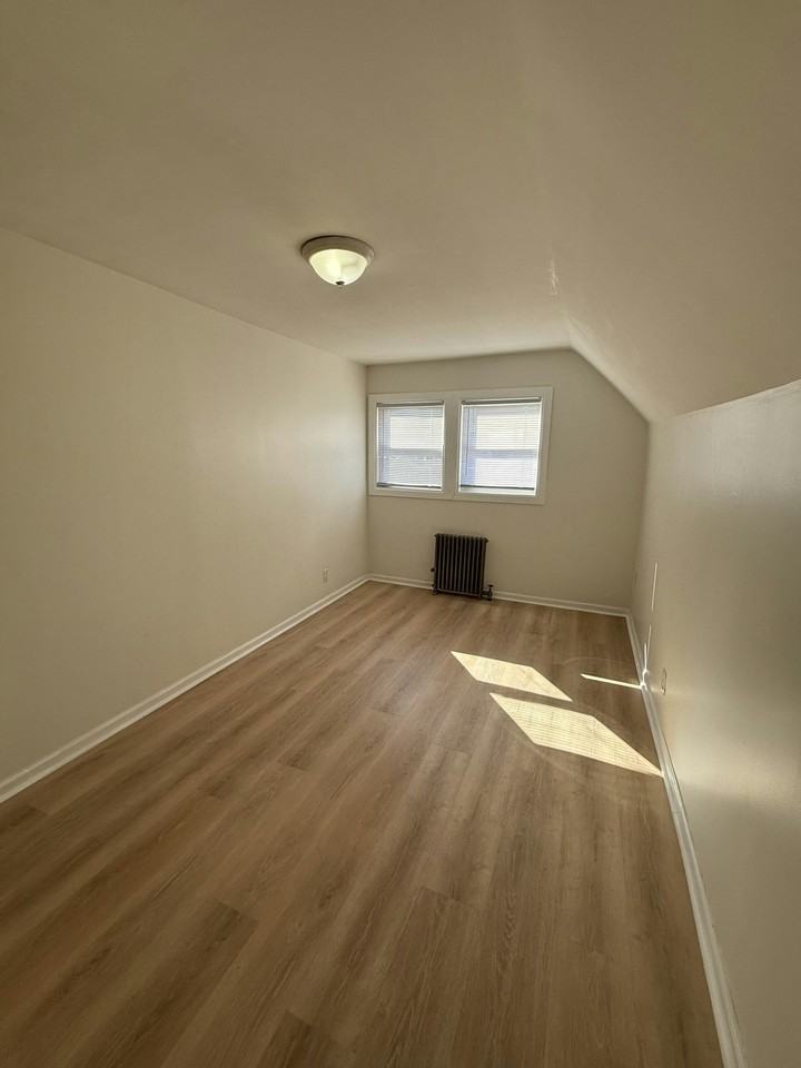 105 Rosa Parks Boulevard, Unit 2 - Photo 4 of 8