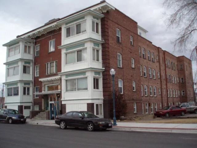 ID - 340 S Arthur Ave - LB - Photo 2 of 18