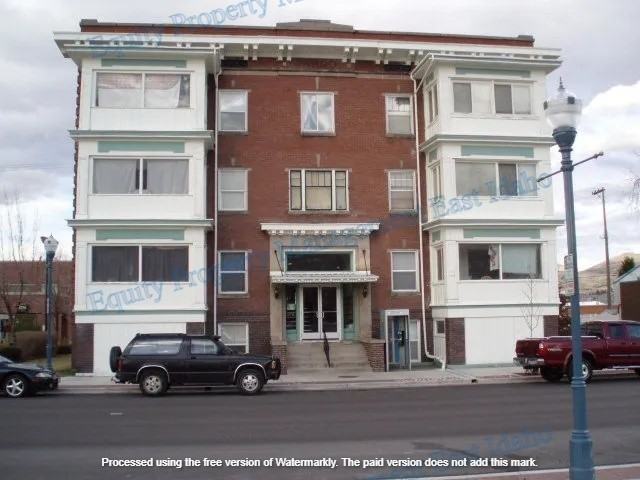 ID - 340 S Arthur Ave - LB - Photo 6 of 18