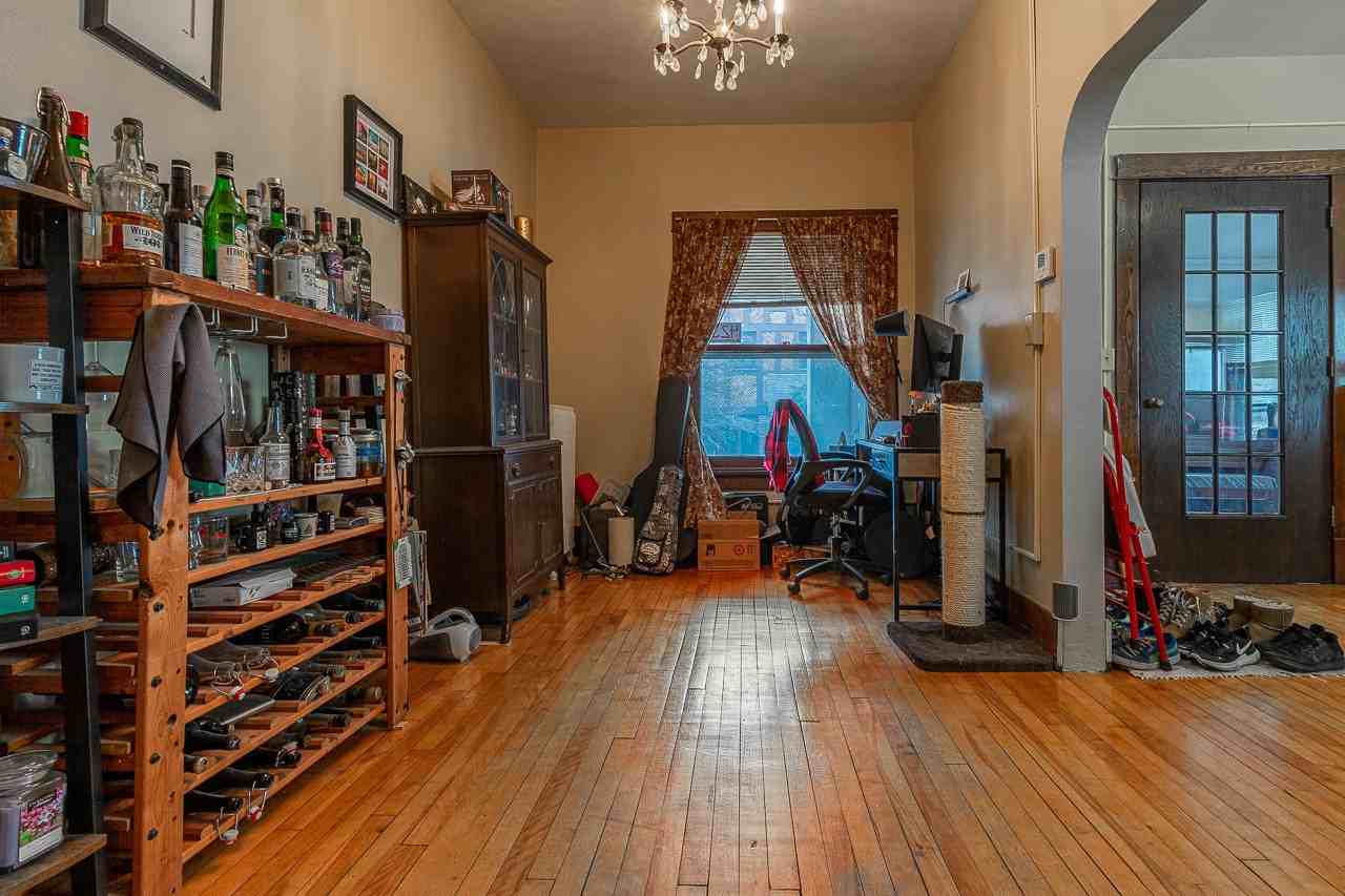 419-421 Washburn - Photo 7 of 25