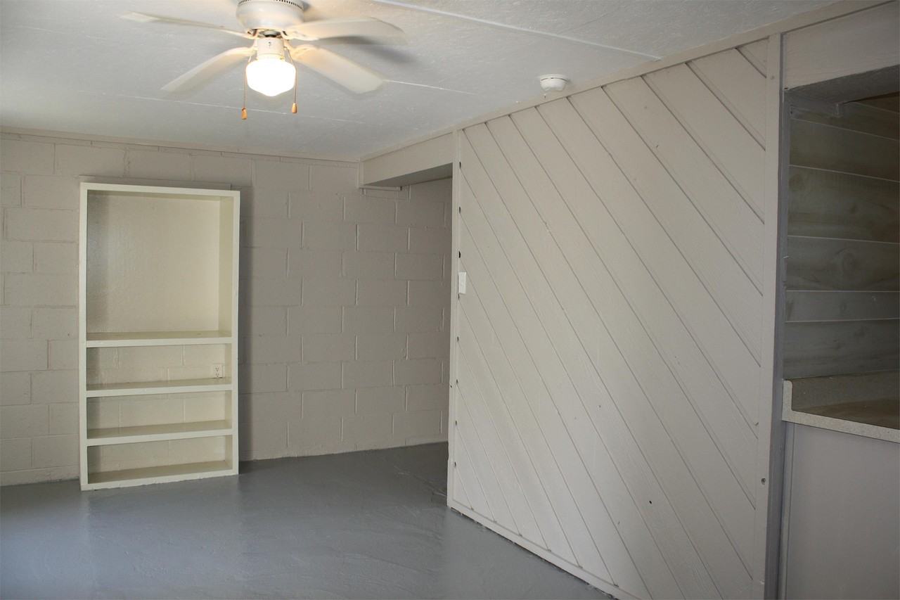 620 Leverett #C - Photo 3 of 5