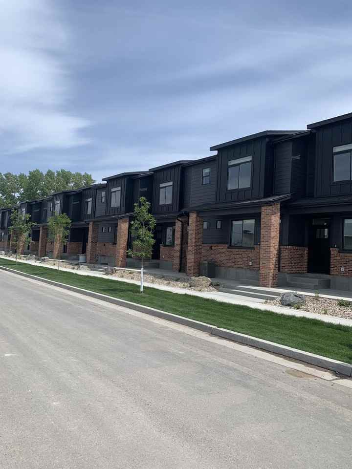 435 N 800 W - Photo 2 of 17