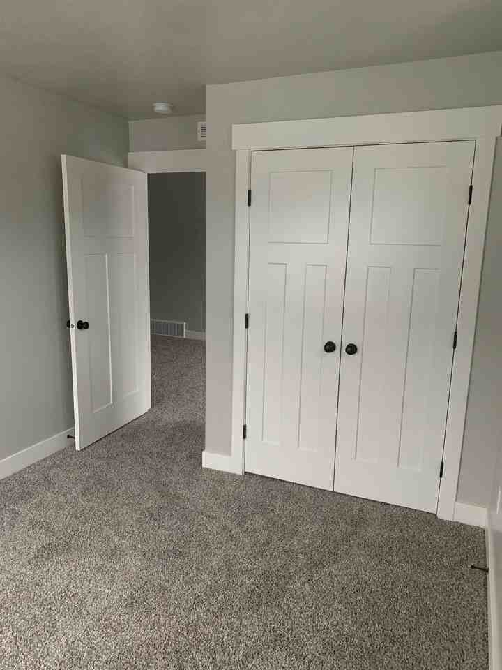 435 N 800 W - Photo 7 of 17