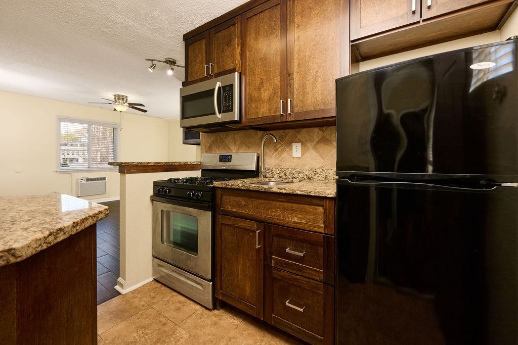 The Buckhead Cottage - Photo 2 of 13