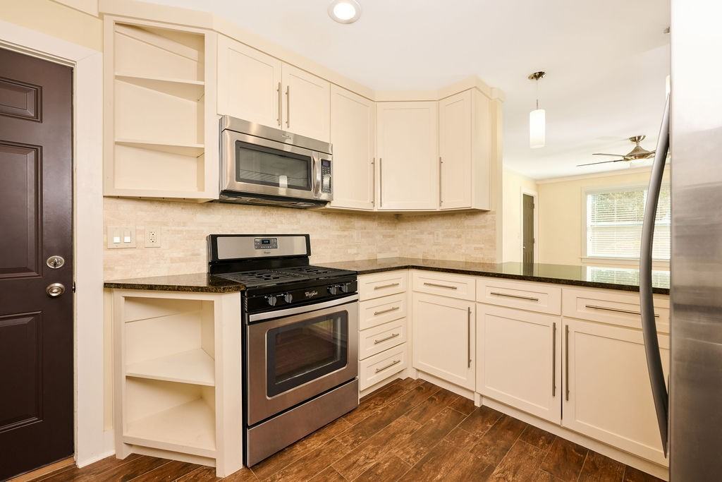 The Peachtree Chalet - Photo 4 of 48