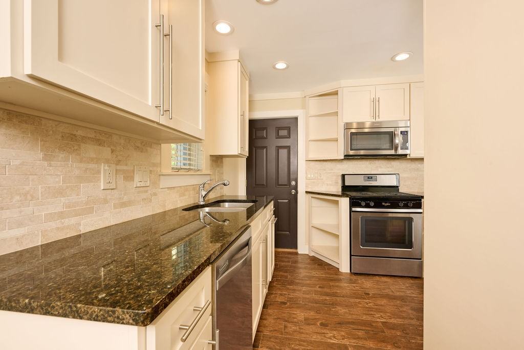 The Peachtree Chalet - Photo 5 of 48