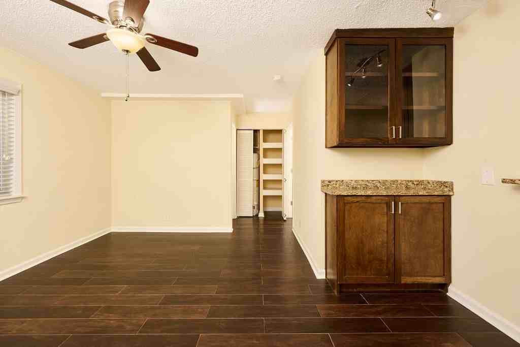 32 Peachtree Ave Ne #3 - Photo 3 of 13