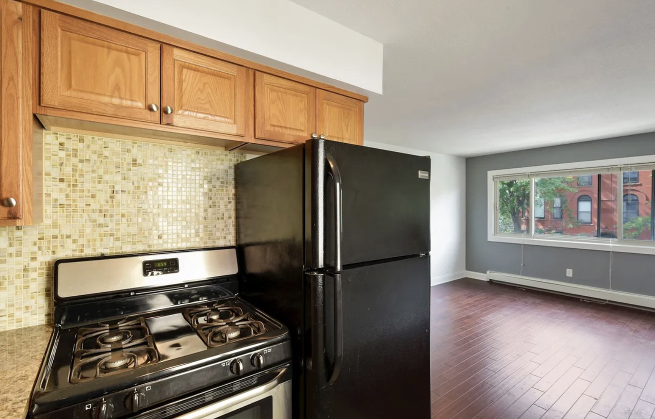 729 East 16th Street - Photo 3 of 50