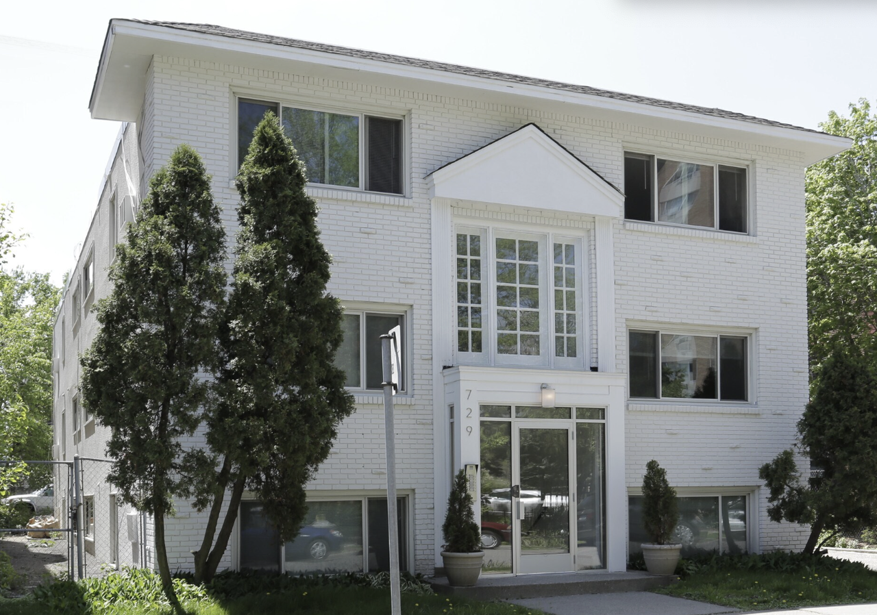 729 East 16th Street - Photo 7 of 50